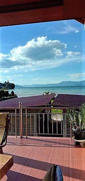Toba Sunset Bed & Breakfast Tuk Tuk Exterior photo