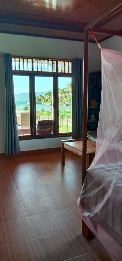 Toba Sunset Bed & Breakfast Tuk Tuk Exterior photo