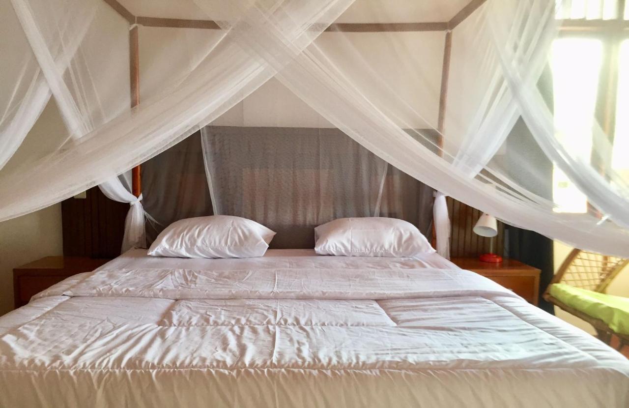 Toba Sunset Bed & Breakfast Tuk Tuk Exterior photo