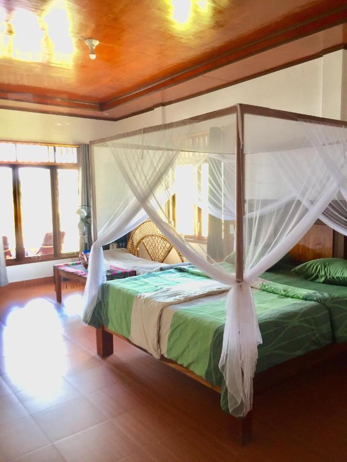 Toba Sunset Bed & Breakfast Tuk Tuk Exterior photo
